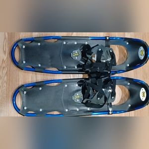 Snowshoe Atlas brand with caring pack like new barely used